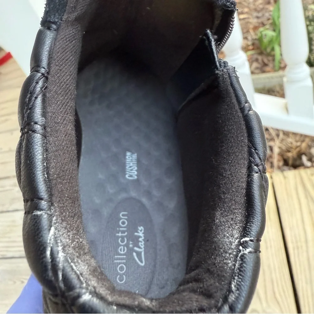 Clarks Suede Ankle Bootie Layton Black Leather Quilted Platform Sneaker 9.5 M
